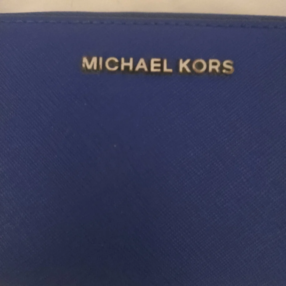 Michael Kors Stunning Blue Large Continental Zip around Saffiano Leather Wallet! - Picture 2 of 11
